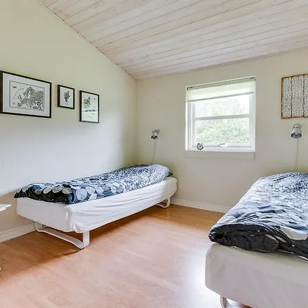Three-bedroom Holiday In * Hals